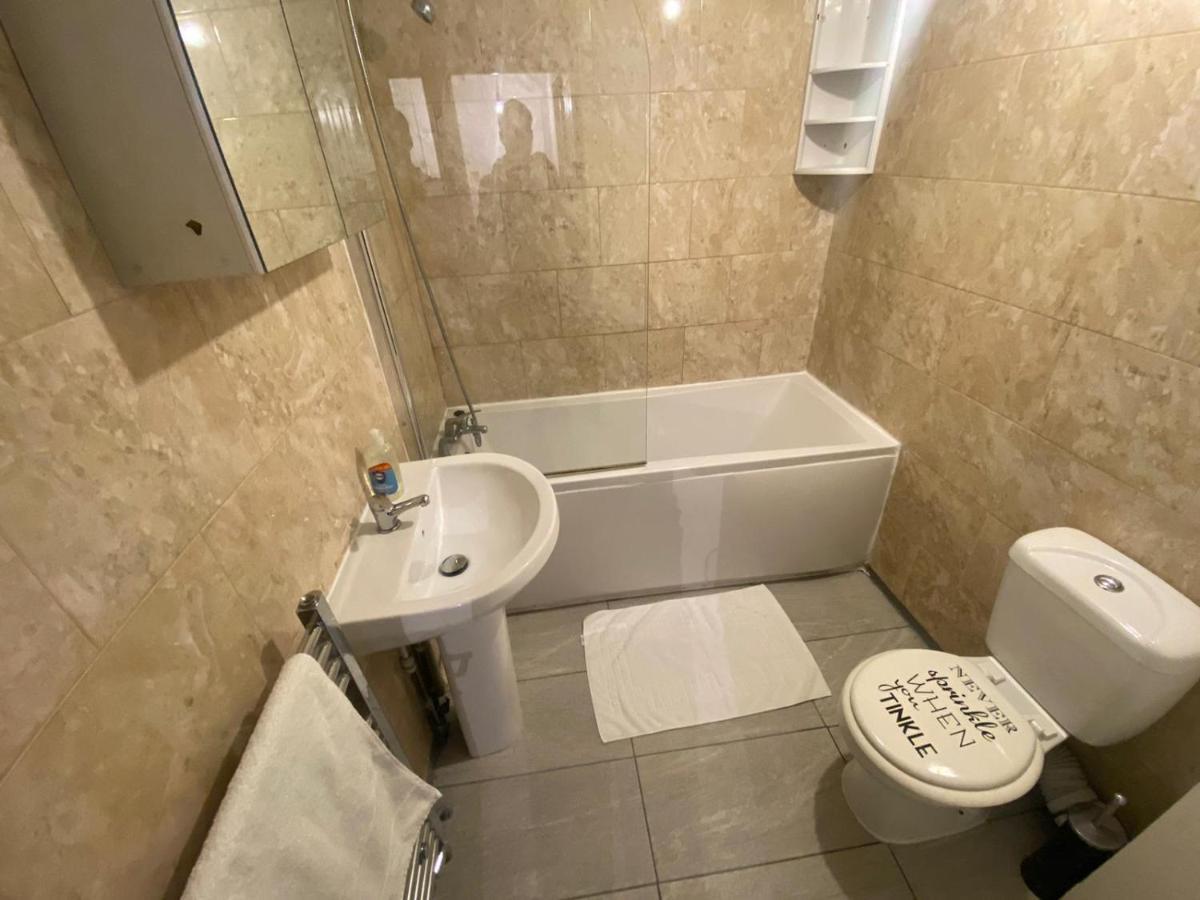 Vetrelax Basildon Newly Refurbished 3Bed House Aparthotel Εξωτερικό φωτογραφία